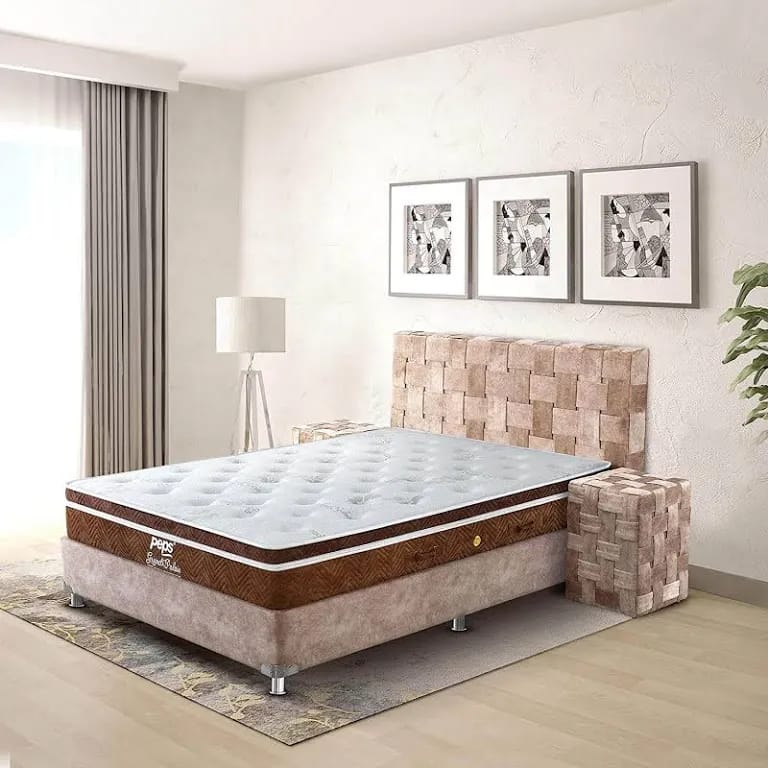 Traditional bed room - Image 2