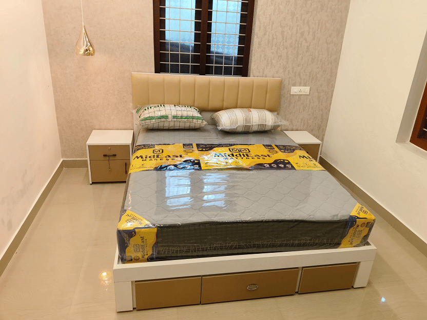Cot with Head Cushion - Image 2